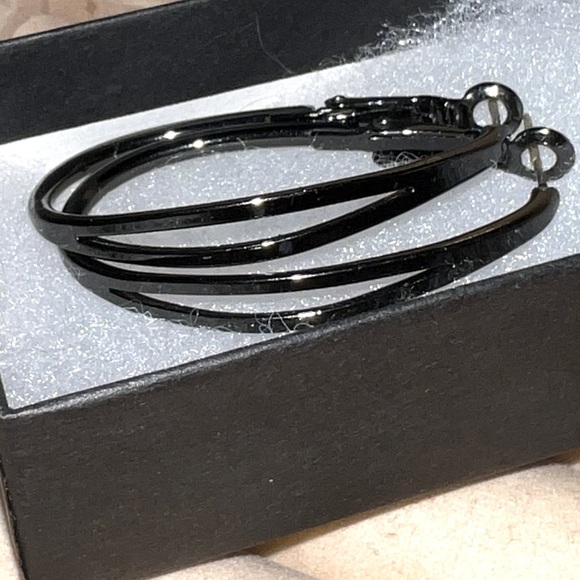 Vintage Black Classic Oval Double Layered Snap Close Hoops - Picture 4 of 10